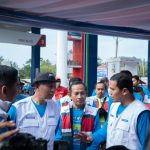 Gubernur Sumbar Mahyeldi Ansharullah saat mengecek di posko bantuan pendaftaran Subsidi Tepat Pertalite di SPBU Mata Air, Kamis, (1/8) kemarin